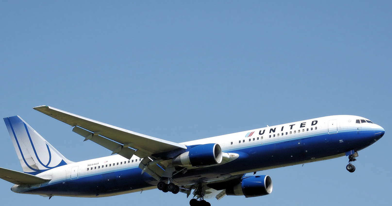 United Airlines Increases Checked Baggage Fees