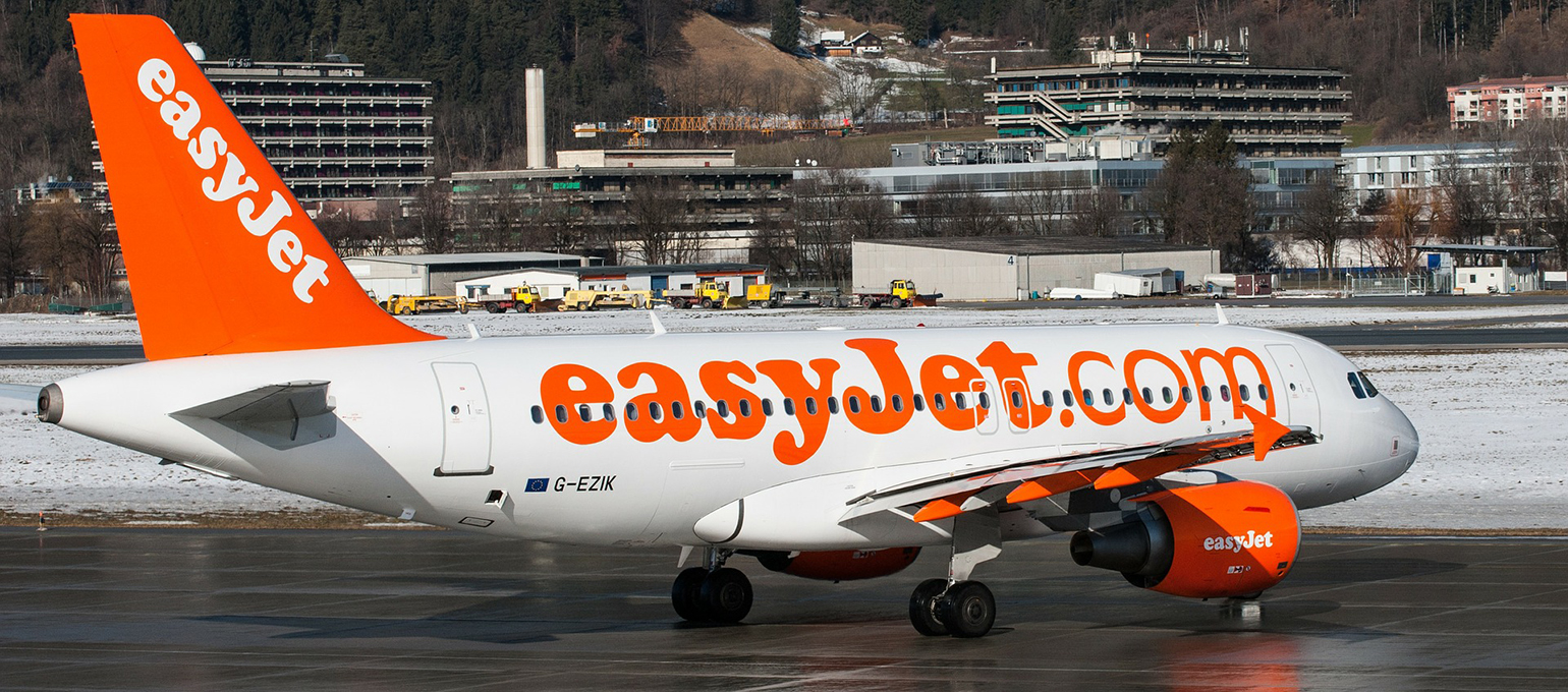 EasyJet grounds entire fleet